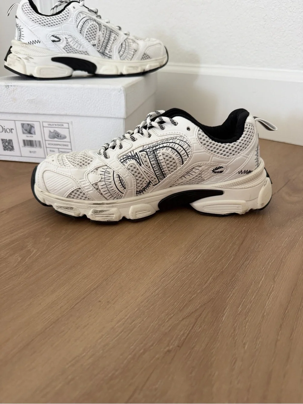 White and Black Chunky Athletic Sneakers size 39